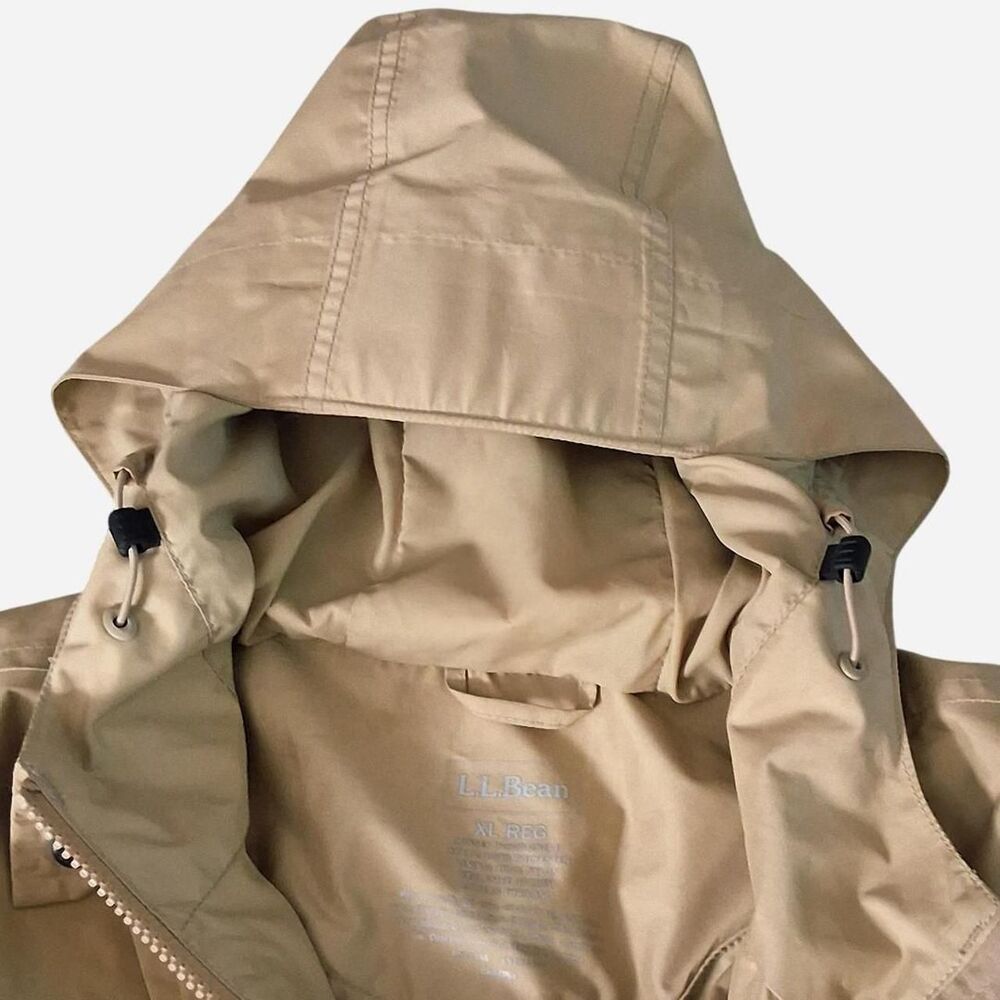 L.L.Bean Women's Tan and Cream Raincoat - Picture 6 of 6